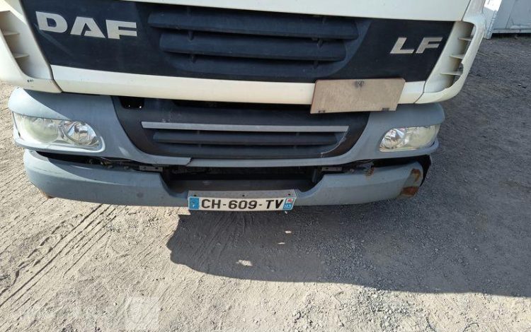 DAF LF55 AVEC HAYON BLANC CH-609-TV