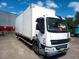 DAF LF45 AVEC HAYON  CH-945-BW