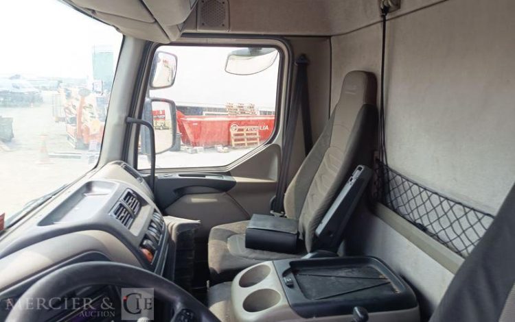 DAF LF45 AVEC HAYON  CH-945-BW