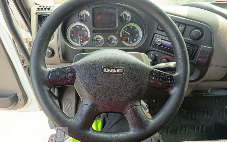 DAF LF45 AVEC HAYON  CH-945-BW