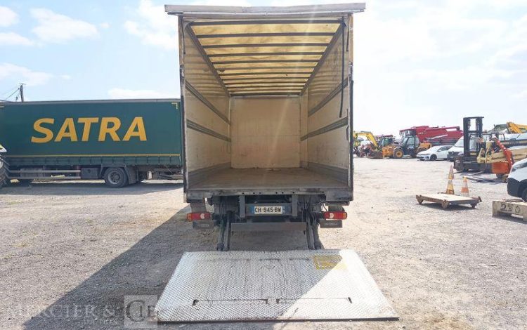 DAF LF45 AVEC HAYON  CH-945-BW