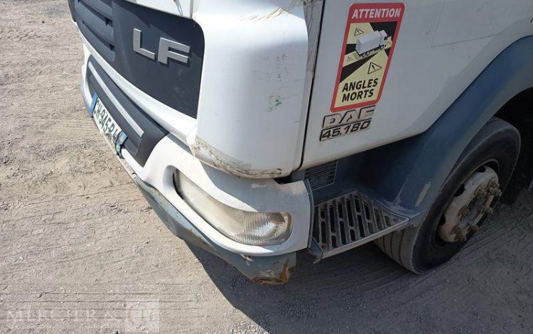 DAF LF45 AVEC HAYON  CH-945-BW