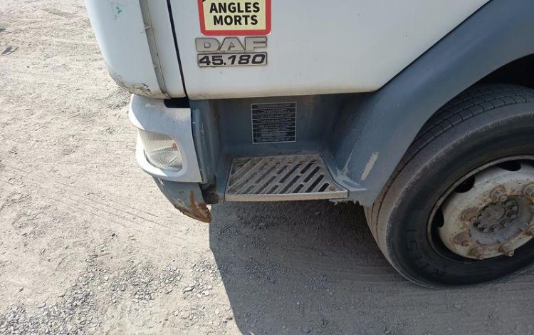 DAF LF45 AVEC HAYON  CH-945-BW