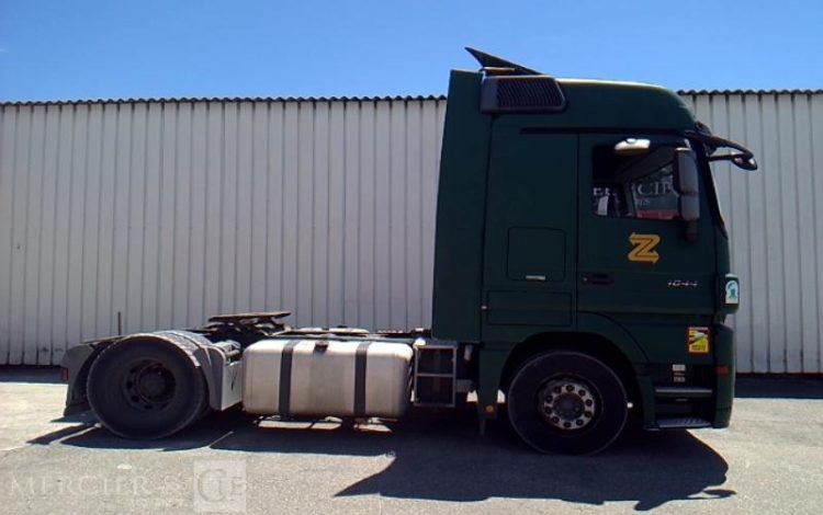 MERCEDES ACTROS 1844 – 4X2 – PTAC 17T990  CK-873-LQ