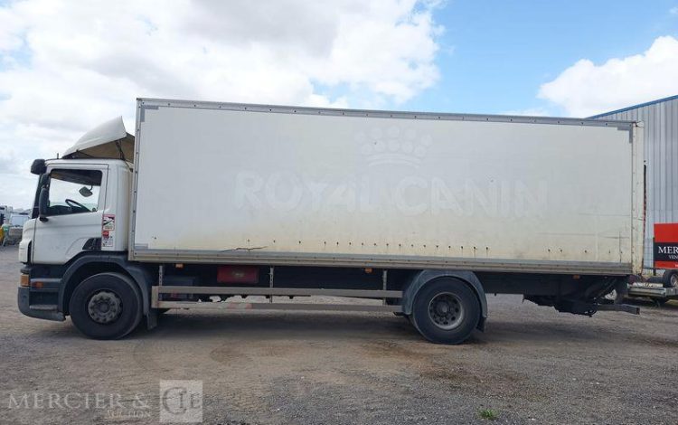 SCANIA PORTEUR P310 AVEC HAYON – PTAC : 19 TONNES – DIESEL – 713194 KMS – ANNEE 2013 BLANC CS-403-RV