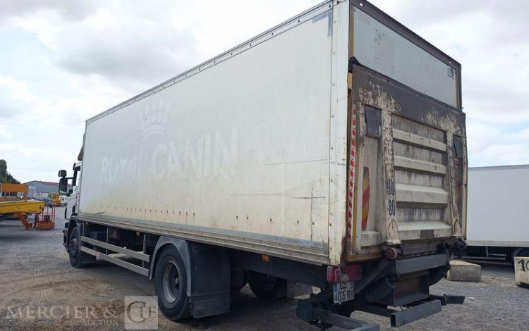 SCANIA PORTEUR P310 AVEC HAYON – PTAC : 19 TONNES – DIESEL – 713194 KMS – ANNEE 2013 BLANC CS-403-RV
