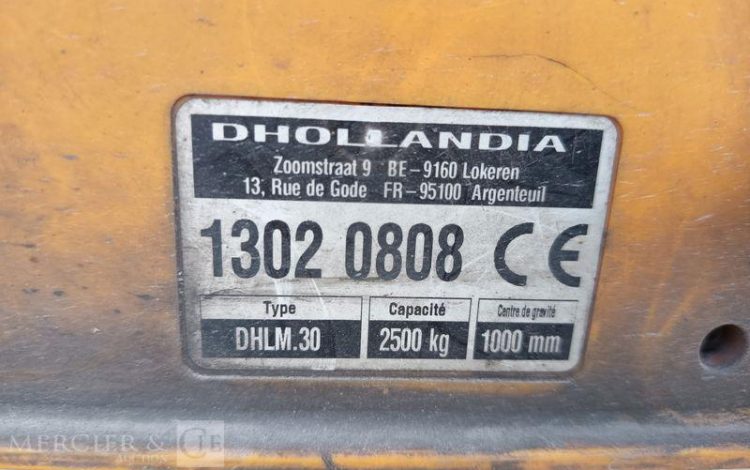 SCANIA PORTEUR P310 AVEC HAYON – PTAC : 19 TONNES – DIESEL – 713194 KMS – ANNEE 2013 BLANC CS-403-RV