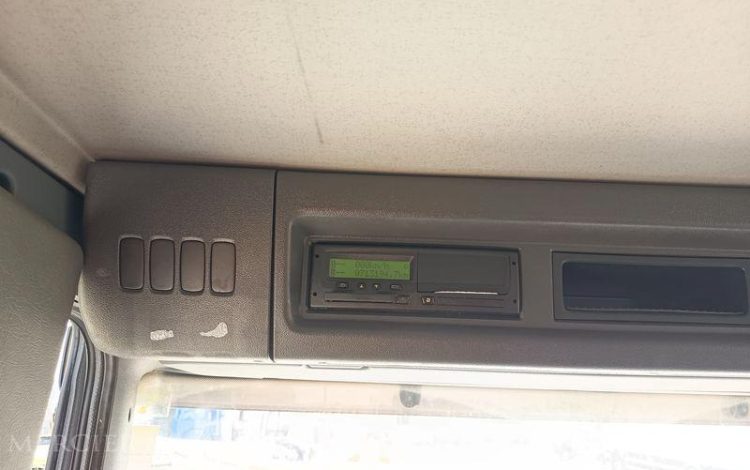 SCANIA PORTEUR P310 AVEC HAYON – PTAC : 19 TONNES – DIESEL – 713194 KMS – ANNEE 2013 BLANC CS-403-RV
