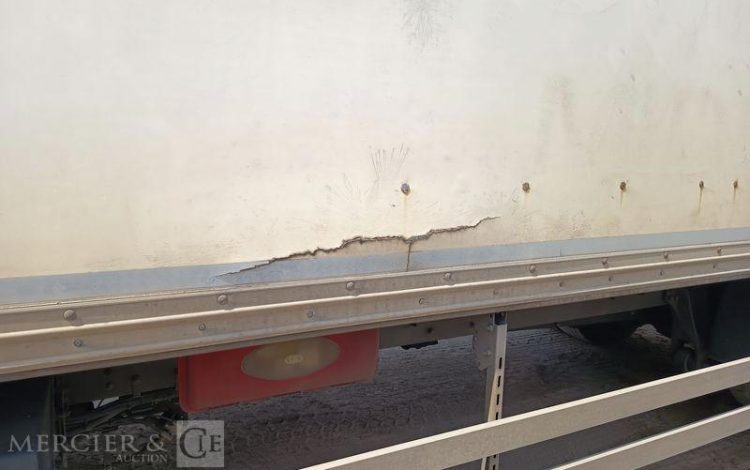 SCANIA PORTEUR P310 AVEC HAYON – PTAC : 19 TONNES – DIESEL – 713194 KMS – ANNEE 2013 BLANC CS-403-RV