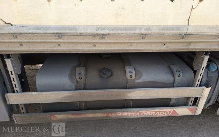 SCANIA PORTEUR P310 AVEC HAYON – PTAC : 19 TONNES – DIESEL – 713194 KMS – ANNEE 2013 BLANC CS-403-RV