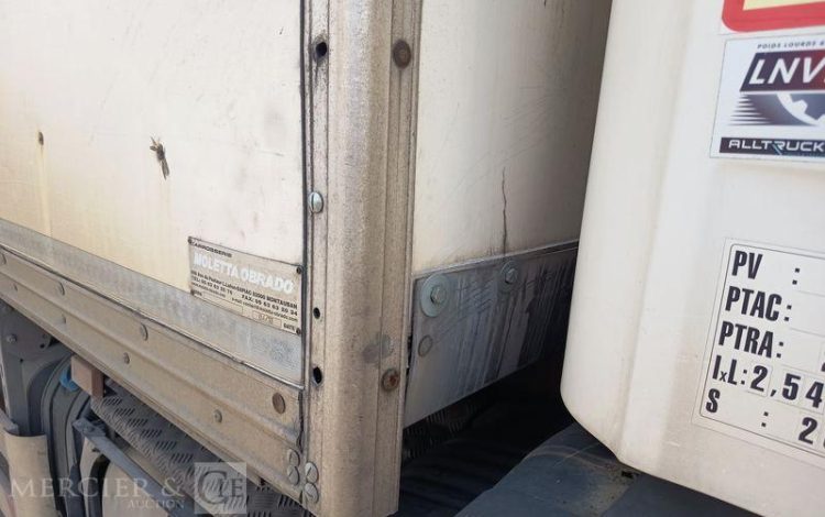 SCANIA PORTEUR P310 AVEC HAYON – PTAC : 19 TONNES – DIESEL – 713194 KMS – ANNEE 2013 BLANC CS-403-RV