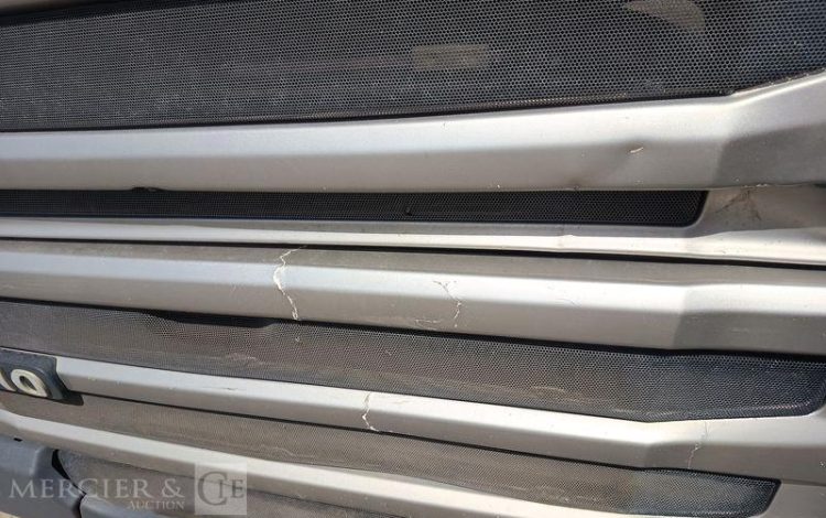 SCANIA PORTEUR P310 AVEC HAYON – PTAC : 19 TONNES – DIESEL – 713194 KMS – ANNEE 2013 BLANC CS-403-RV