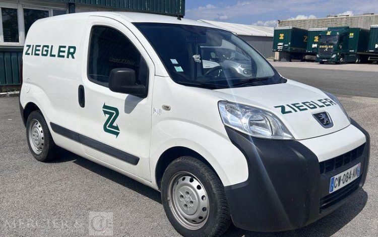 PEUGEOT Bipper BLANC CW-084-AN