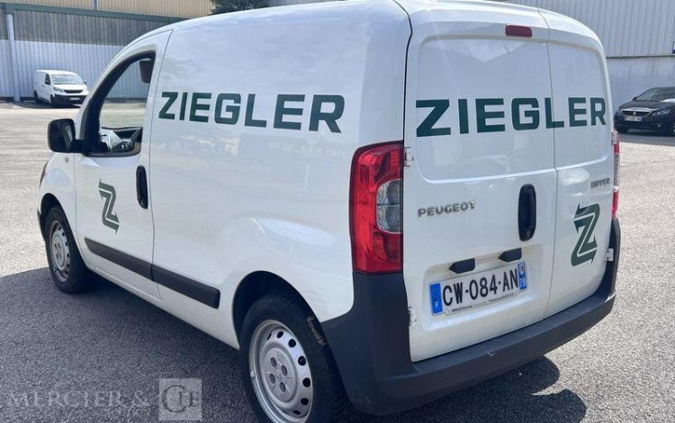 PEUGEOT Bipper BLANC CW-084-AN