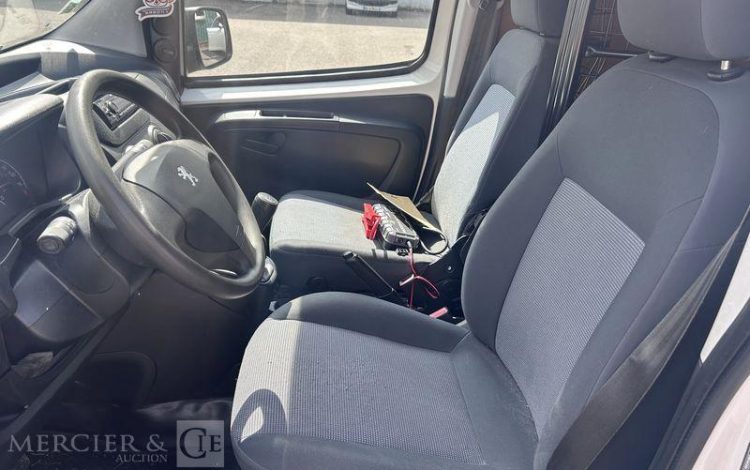 PEUGEOT Bipper BLANC CW-084-AN