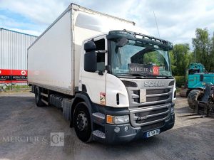 SCANIA PORTEUR P250 AVEC HAYON – PTAC : 19 TONNES – DIESEL – 482656 KMS – ANNEE 2014 BLANC DE-148-TN