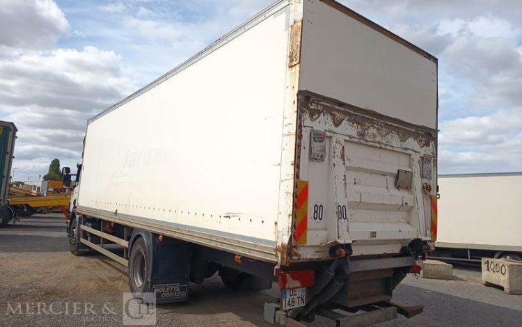 SCANIA PORTEUR P250 AVEC HAYON – PTAC : 19 TONNES – DIESEL – 482656 KMS – ANNEE 2014 BLANC DE-148-TN