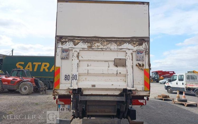SCANIA PORTEUR P250 AVEC HAYON – PTAC : 19 TONNES – DIESEL – 482656 KMS – ANNEE 2014 BLANC DE-148-TN