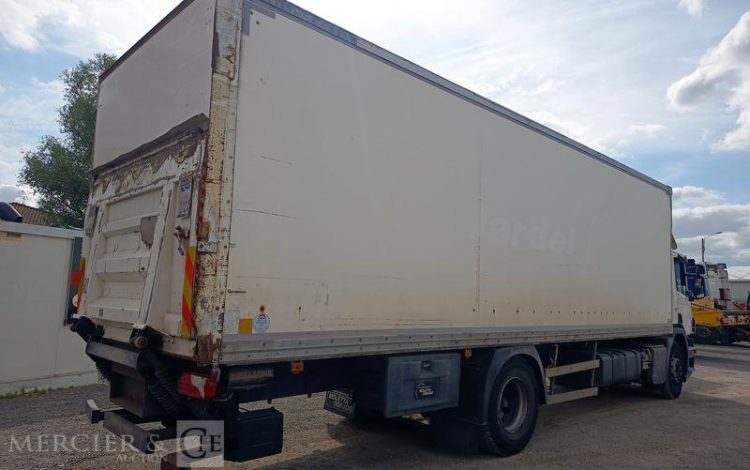 SCANIA PORTEUR P250 AVEC HAYON – PTAC : 19 TONNES – DIESEL – 482656 KMS – ANNEE 2014 BLANC DE-148-TN