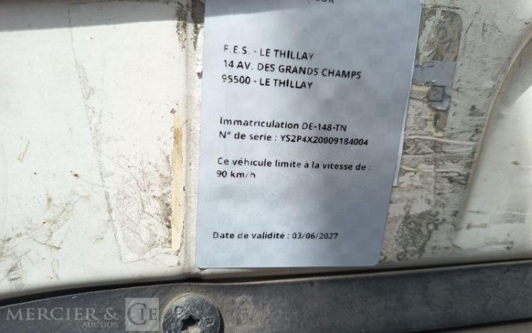SCANIA PORTEUR P250 AVEC HAYON – PTAC : 19 TONNES – DIESEL – 482656 KMS – ANNEE 2014 BLANC DE-148-TN