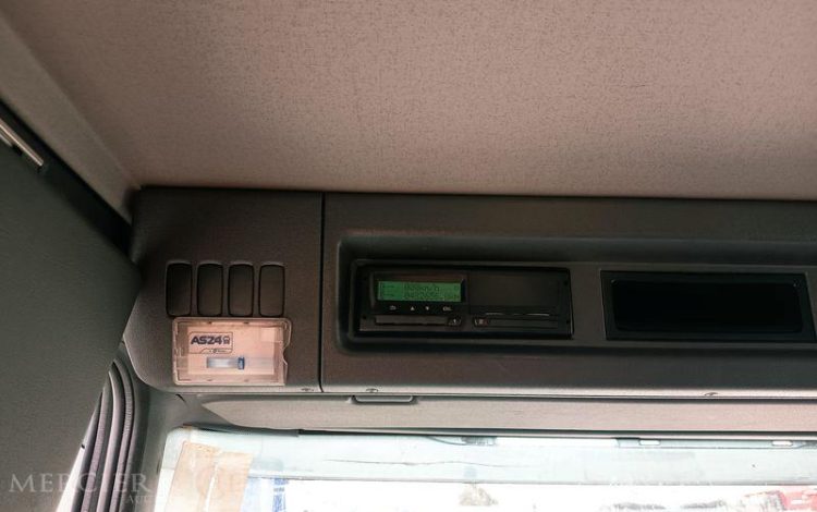 SCANIA PORTEUR P250 AVEC HAYON – PTAC : 19 TONNES – DIESEL – 482656 KMS – ANNEE 2014 BLANC DE-148-TN