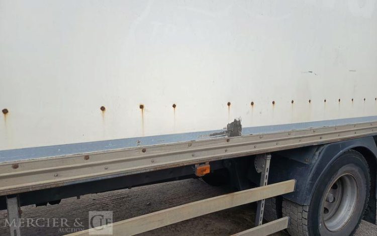 SCANIA PORTEUR P250 AVEC HAYON – PTAC : 19 TONNES – DIESEL – 482656 KMS – ANNEE 2014 BLANC DE-148-TN