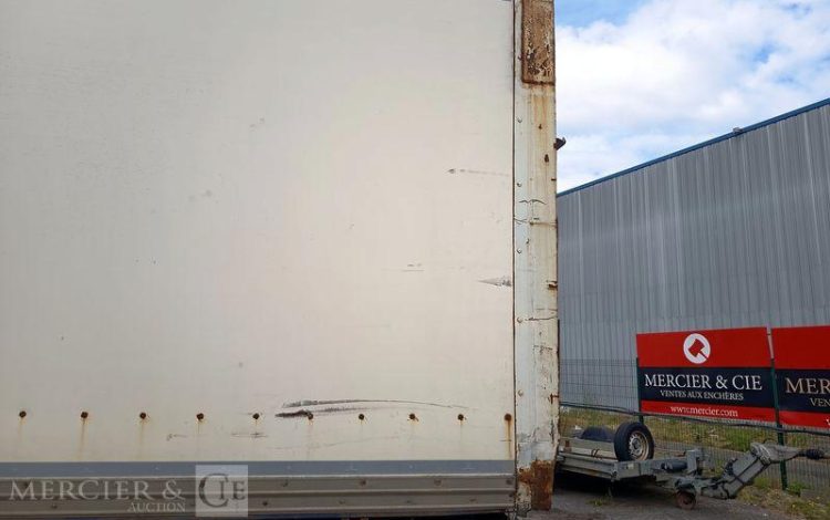 SCANIA PORTEUR P250 AVEC HAYON – PTAC : 19 TONNES – DIESEL – 482656 KMS – ANNEE 2014 BLANC DE-148-TN