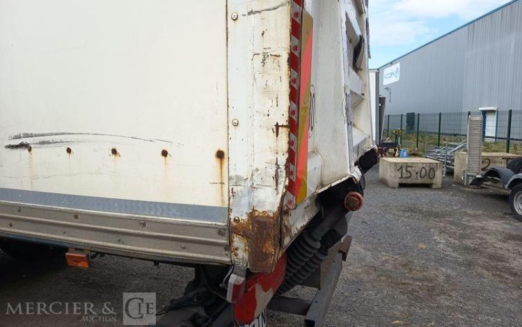SCANIA PORTEUR P250 AVEC HAYON – PTAC : 19 TONNES – DIESEL – 482656 KMS – ANNEE 2014 BLANC DE-148-TN
