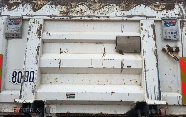 SCANIA PORTEUR P250 AVEC HAYON – PTAC : 19 TONNES – DIESEL – 482656 KMS – ANNEE 2014 BLANC DE-148-TN