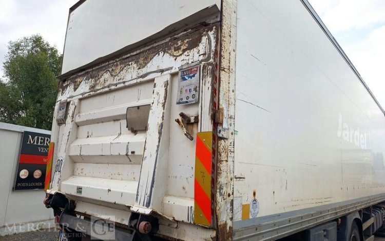 SCANIA PORTEUR P250 AVEC HAYON – PTAC : 19 TONNES – DIESEL – 482656 KMS – ANNEE 2014 BLANC DE-148-TN