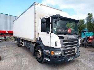 SCANIA PORTEUR P250 AVEC HAYON – PTAC : 19 TONNES – DIESEL – 503668 KMS – ANNEE 2014 BLANC DE-228-TN