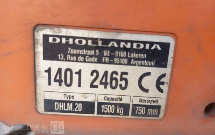 SCANIA PORTEUR P250 AVEC HAYON – PTAC : 19 TONNES – DIESEL – 503668 KMS – ANNEE 2014 BLANC DE-228-TN