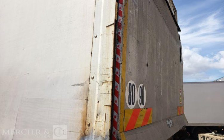 SCANIA PORTEUR P250 AVEC HAYON – PTAC : 19 TONNES – DIESEL – 503668 KMS – ANNEE 2014 BLANC DE-228-TN