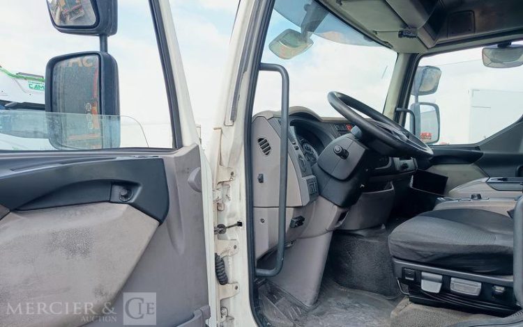 DAF LF 200 AVEC HAYON  DH-219-KW