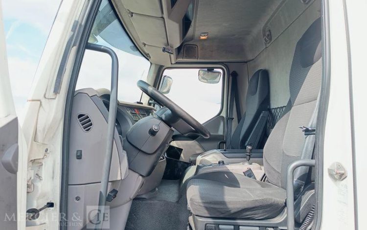 DAF LF 200 AVEC HAYON  DH-219-KW