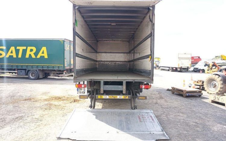 DAF LF 200 AVEC HAYON  DH-219-KW