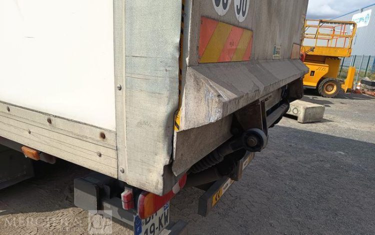 DAF LF 200 AVEC HAYON  DH-219-KW