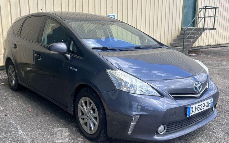 TOYOTA PRIUS BLEU DJ-629-XH
