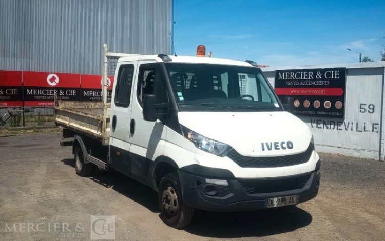 IVECO DAILY 35C15 DOUBLE CABINE AVEC BENNE – DIESEL – 229935 KMS – ANNEE BLANC DL-178-AL