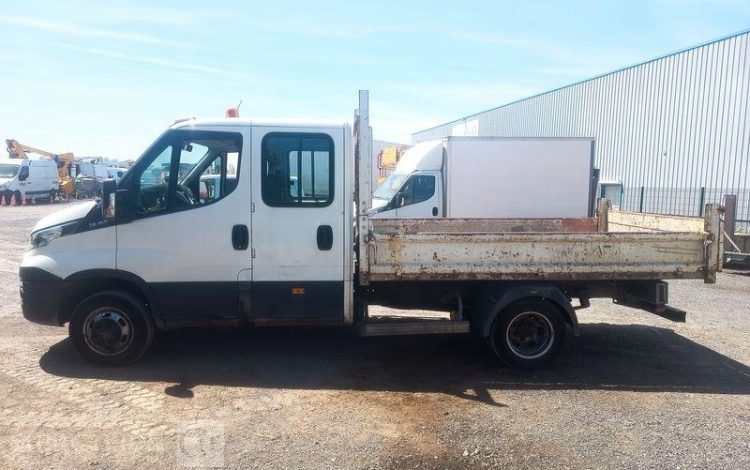 IVECO DAILY 35C15 DOUBLE CABINE AVEC BENNE – DIESEL – 229935 KMS – ANNEE BLANC DL-178-AL