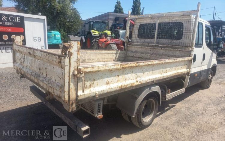 IVECO DAILY 35C15 DOUBLE CABINE AVEC BENNE – DIESEL – 229935 KMS – ANNEE BLANC DL-178-AL