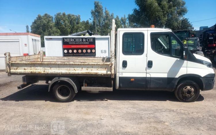 IVECO DAILY 35C15 DOUBLE CABINE AVEC BENNE – DIESEL – 229935 KMS – ANNEE BLANC DL-178-AL