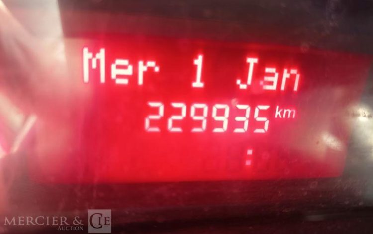 IVECO DAILY 35C15 DOUBLE CABINE AVEC BENNE – DIESEL – 229935 KMS – ANNEE BLANC DL-178-AL