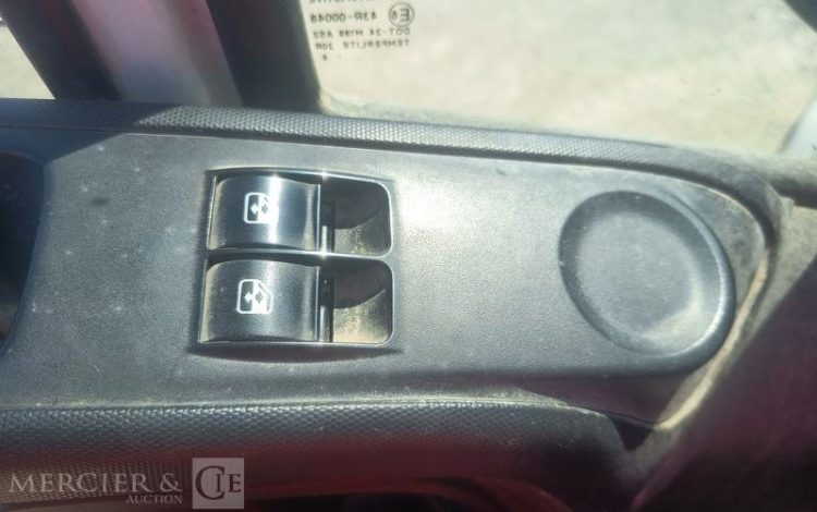 IVECO DAILY 35C15 DOUBLE CABINE AVEC BENNE – DIESEL – 229935 KMS – ANNEE BLANC DL-178-AL