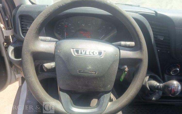 IVECO DAILY 35C15 DOUBLE CABINE AVEC BENNE – DIESEL – 229935 KMS – ANNEE BLANC DL-178-AL