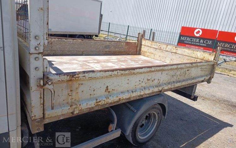 IVECO DAILY 35C15 DOUBLE CABINE AVEC BENNE – DIESEL – 229935 KMS – ANNEE BLANC DL-178-AL