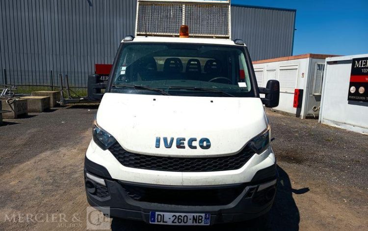 IVECO DAILY 35C15 DOUBLE CABINNE AVEC BENNE – DIESEL – 195969 KMS – ANNEE BLANC DL-260-NB