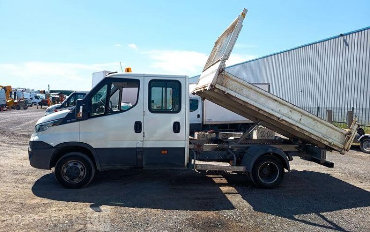 IVECO DAILY 35C15 DOUBLE CABINNE AVEC BENNE – DIESEL – 195969 KMS – ANNEE BLANC DL-260-NB