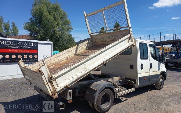 IVECO DAILY 35C15 DOUBLE CABINNE AVEC BENNE – DIESEL – 195969 KMS – ANNEE BLANC DL-260-NB