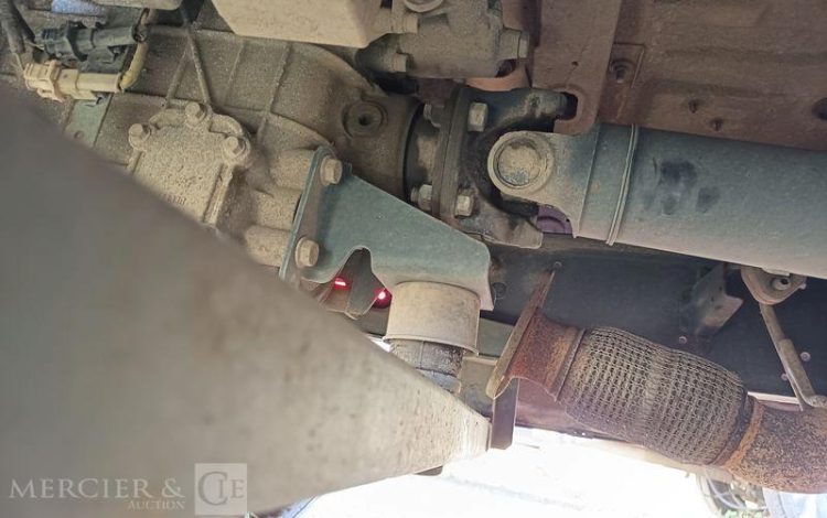 IVECO DAILY 35C15 DOUBLE CABINNE AVEC BENNE – DIESEL – 195969 KMS – ANNEE BLANC DL-260-NB